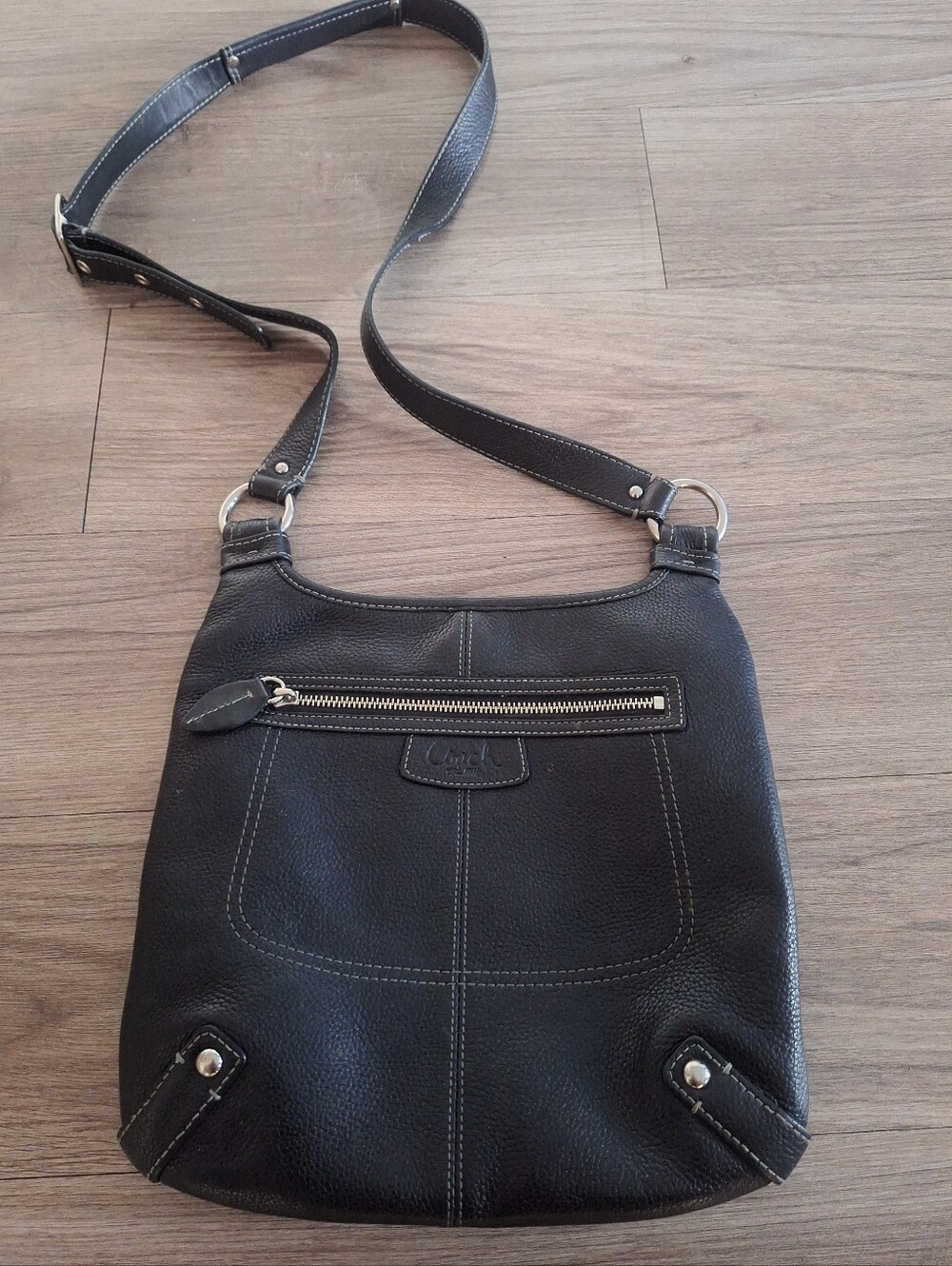Vintage Coach Black Pebbled Leather Zip Crossbody Shoulder Bag F14679